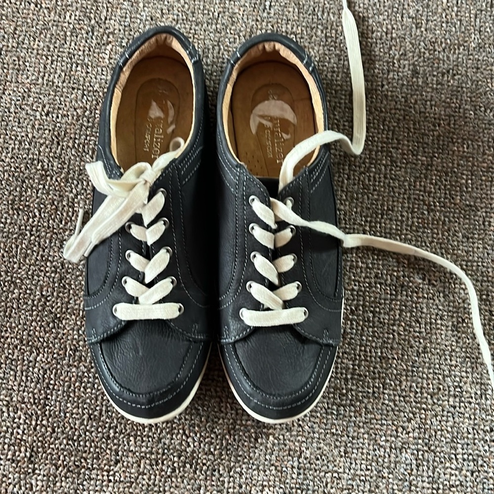 Naturalizer Black and White Sneakers NWOT’s